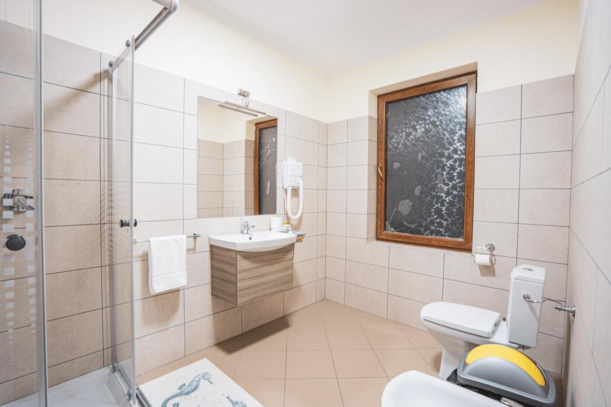 Hotel Rabbit Bran Alsómoécs Kültér fotó
