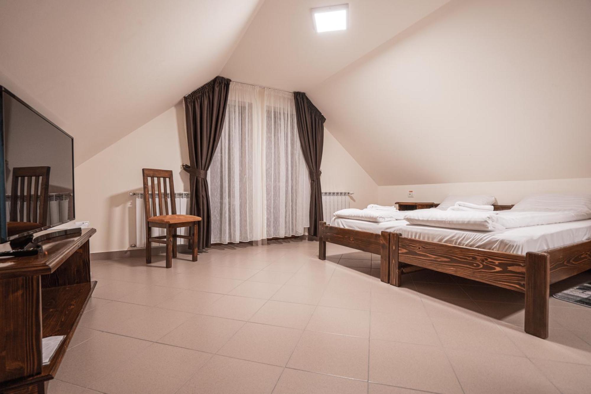 Hotel Rabbit Bran Alsómoécs Kültér fotó