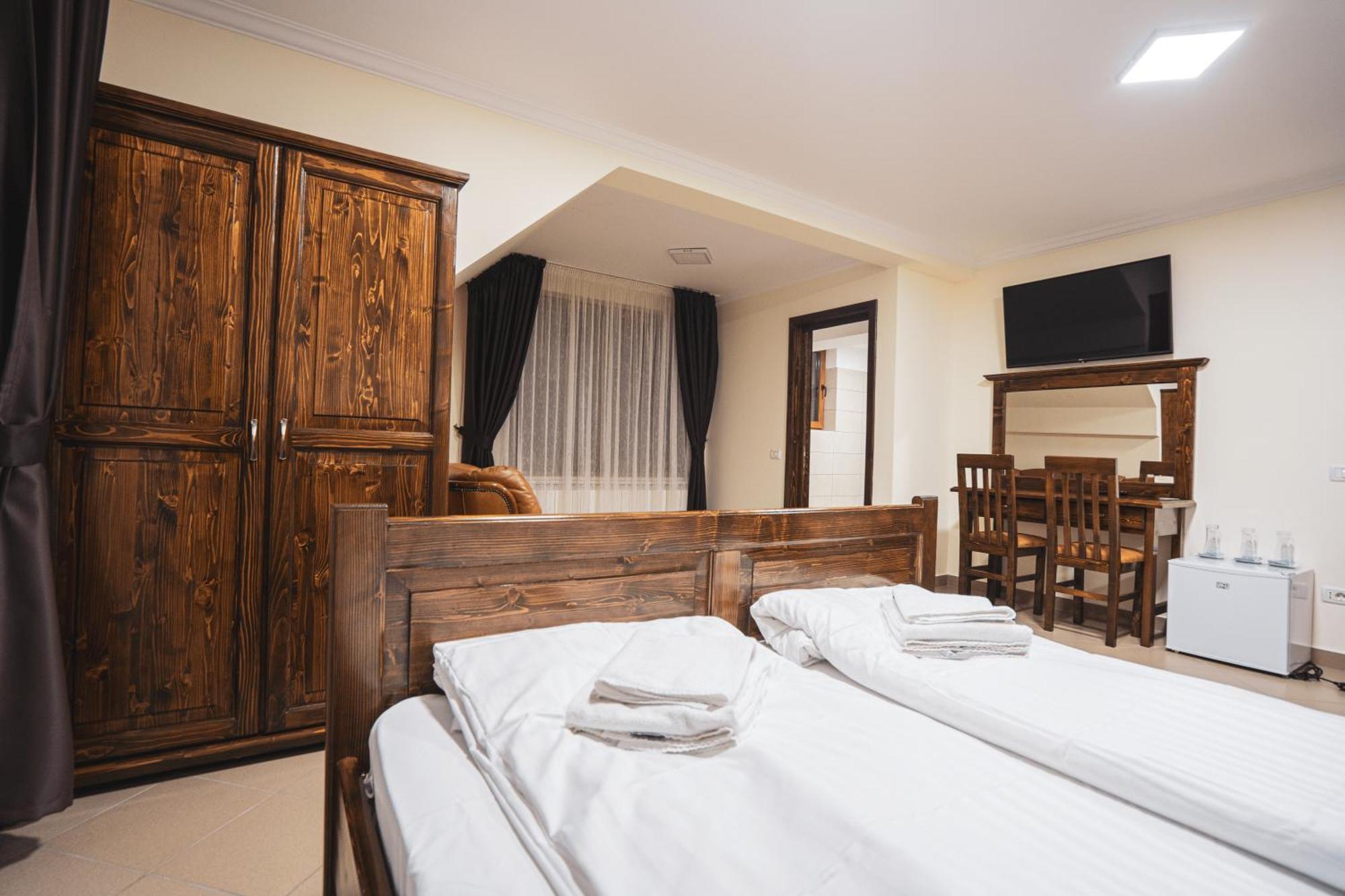 Hotel Rabbit Bran Alsómoécs Kültér fotó