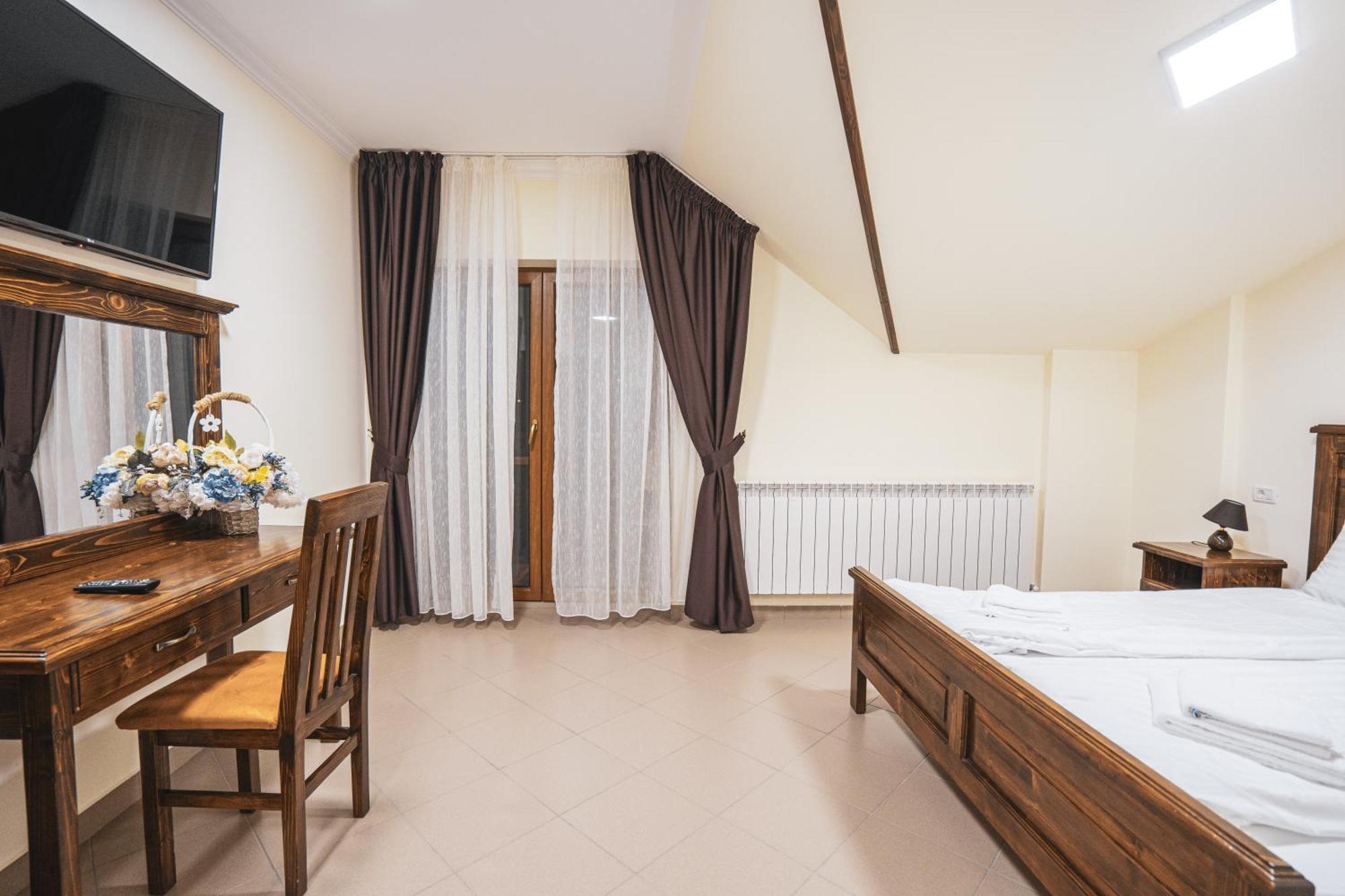 Hotel Rabbit Bran Alsómoécs Kültér fotó